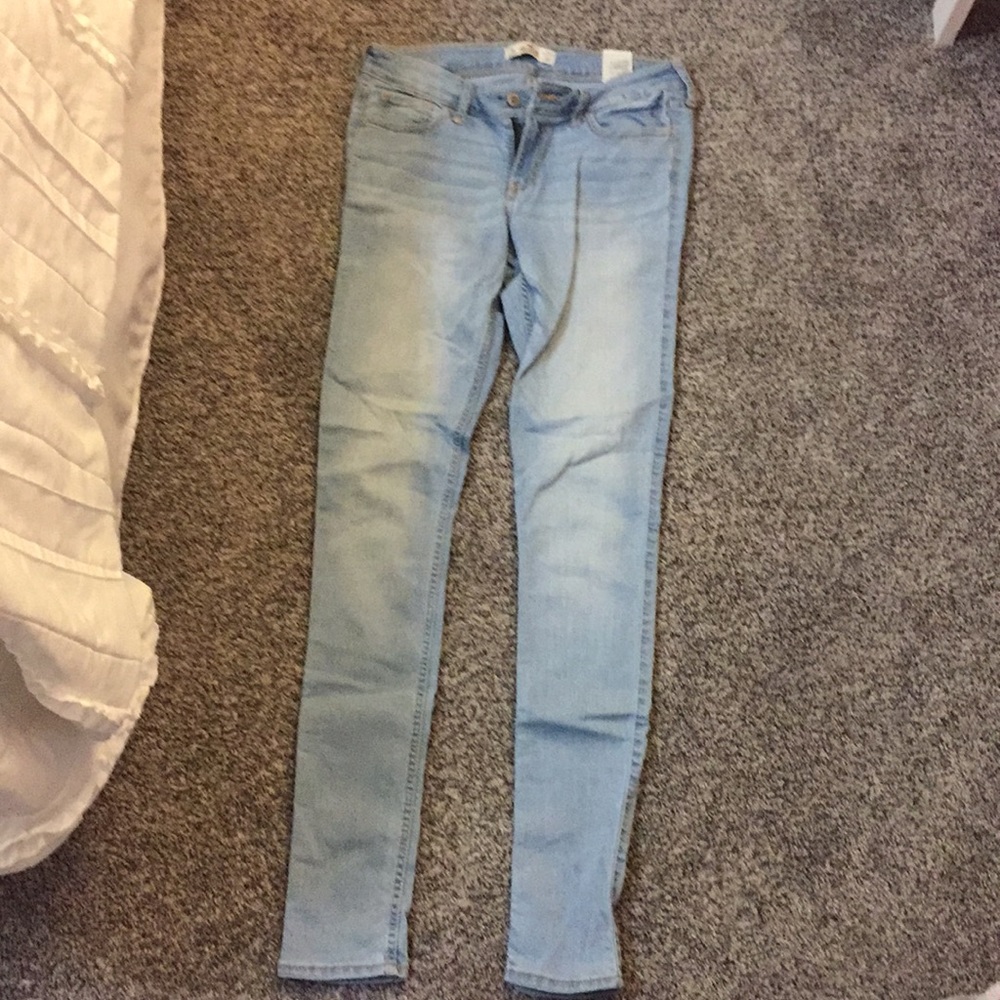 Juniors Hollister jeans